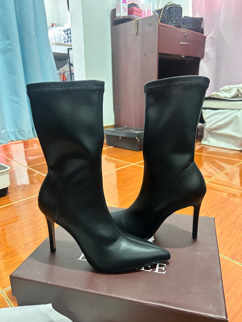 elegant black boots