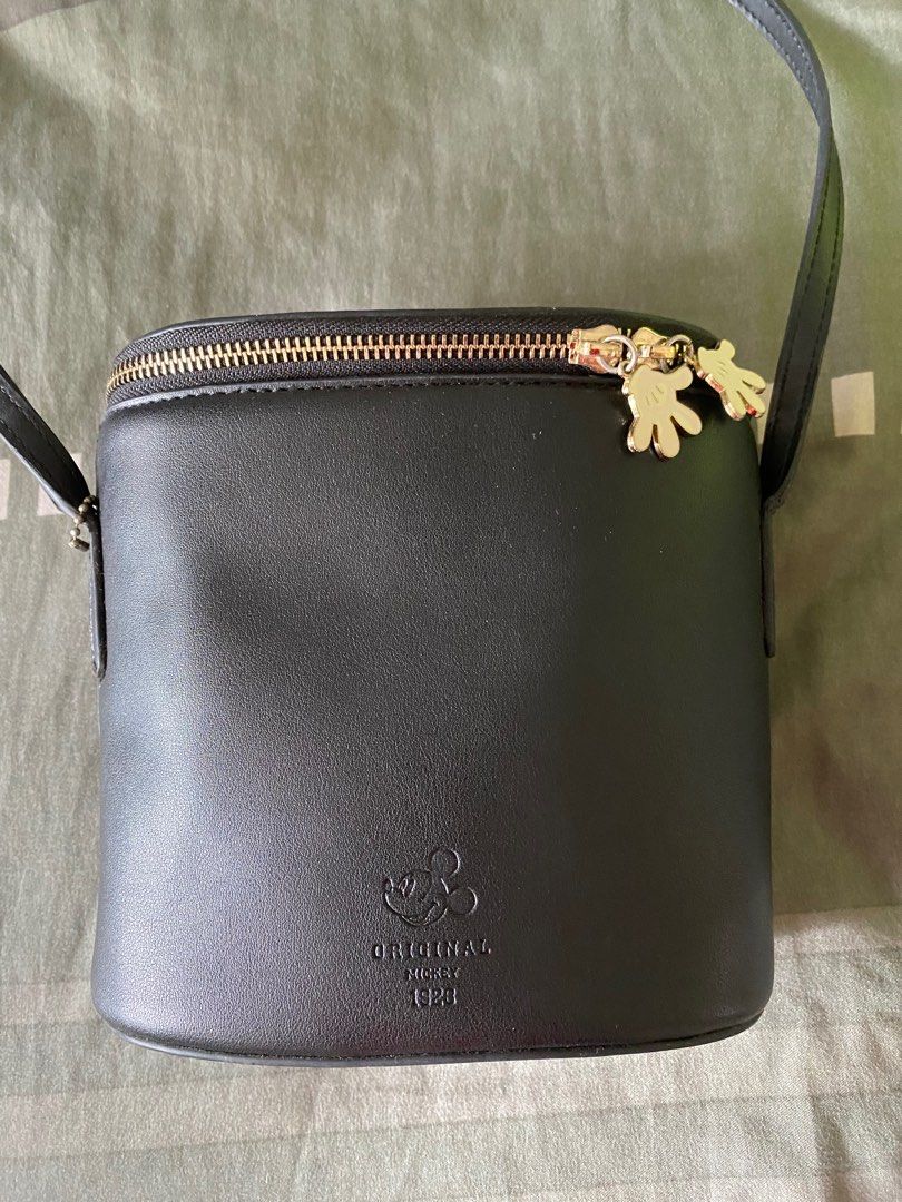 Black mickey mouse 2025 purse