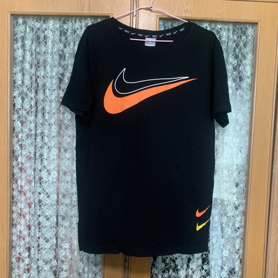 Black Nike Swoosh Tee T Shirt Trades Welcomed Men s Fashion