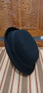 Bowler Hat Hitam Beludru