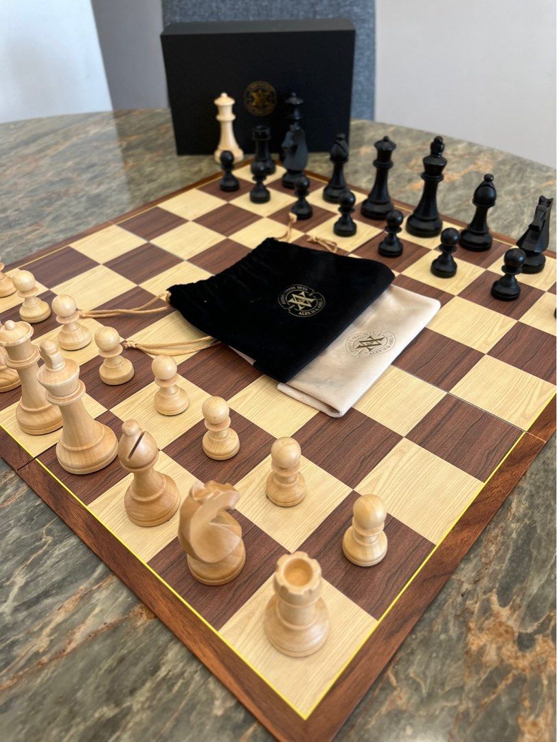 A&A Premium Triple Weighted Staunton Wooden Chess Pieces w/ 2 Extra Queen -  King Height 3 / 7.6cm