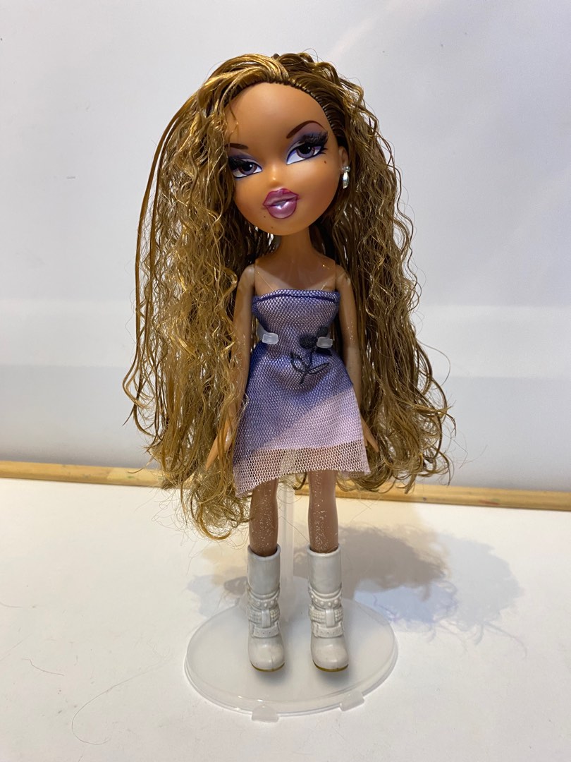 Bratz Girls Nite Out Yasmin Original Outfits Rooted Eyelashes, Hobbies &  Toys, Toys & Games on Carousell