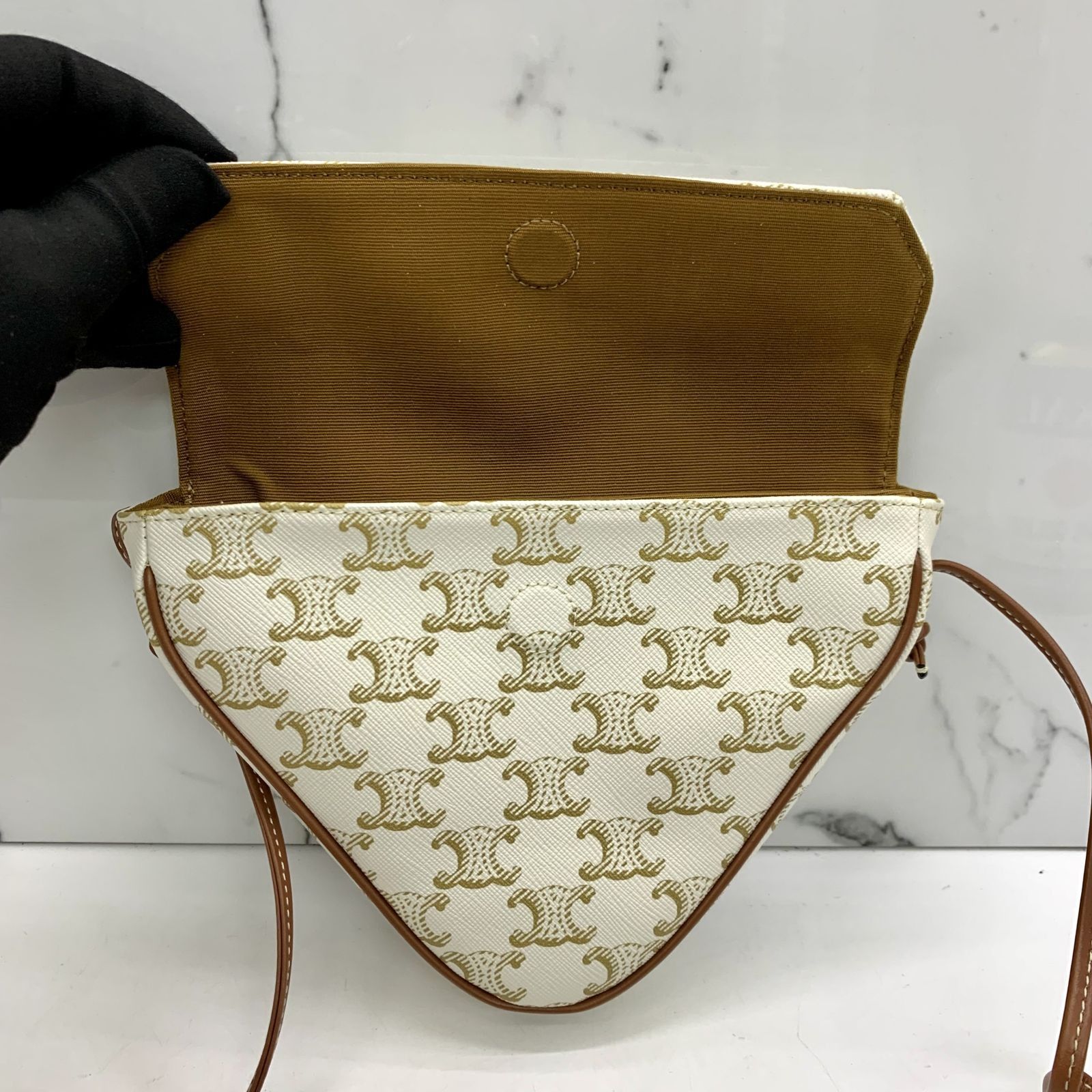 Celine triangle shoulder bag deals