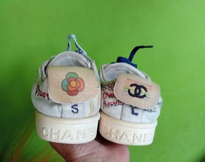 Chanel coco sneaker hotsell