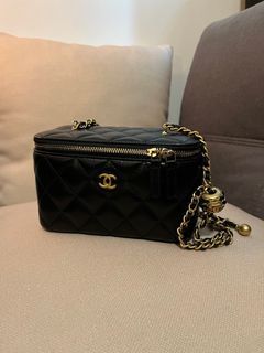 Chanel Black Quilted Lambskin Pearl Crush Clutch With Chain For