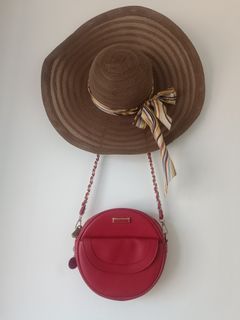 Charles Keith Merah Circle Mulus Bagus