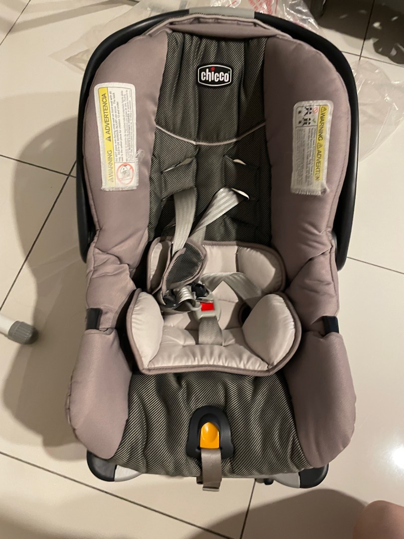 Chicco Keyfit 30 Infant Car Seat Babies Kids Going Out Car