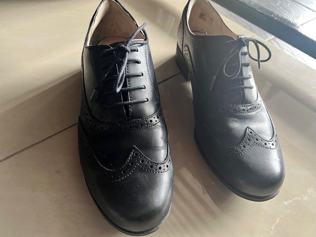 Clarks oxford womens hotsell