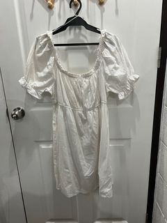 (Category: ) located in . Submitted by decluttering.dani (Listing ID 1252706362, Image 1). Description: .