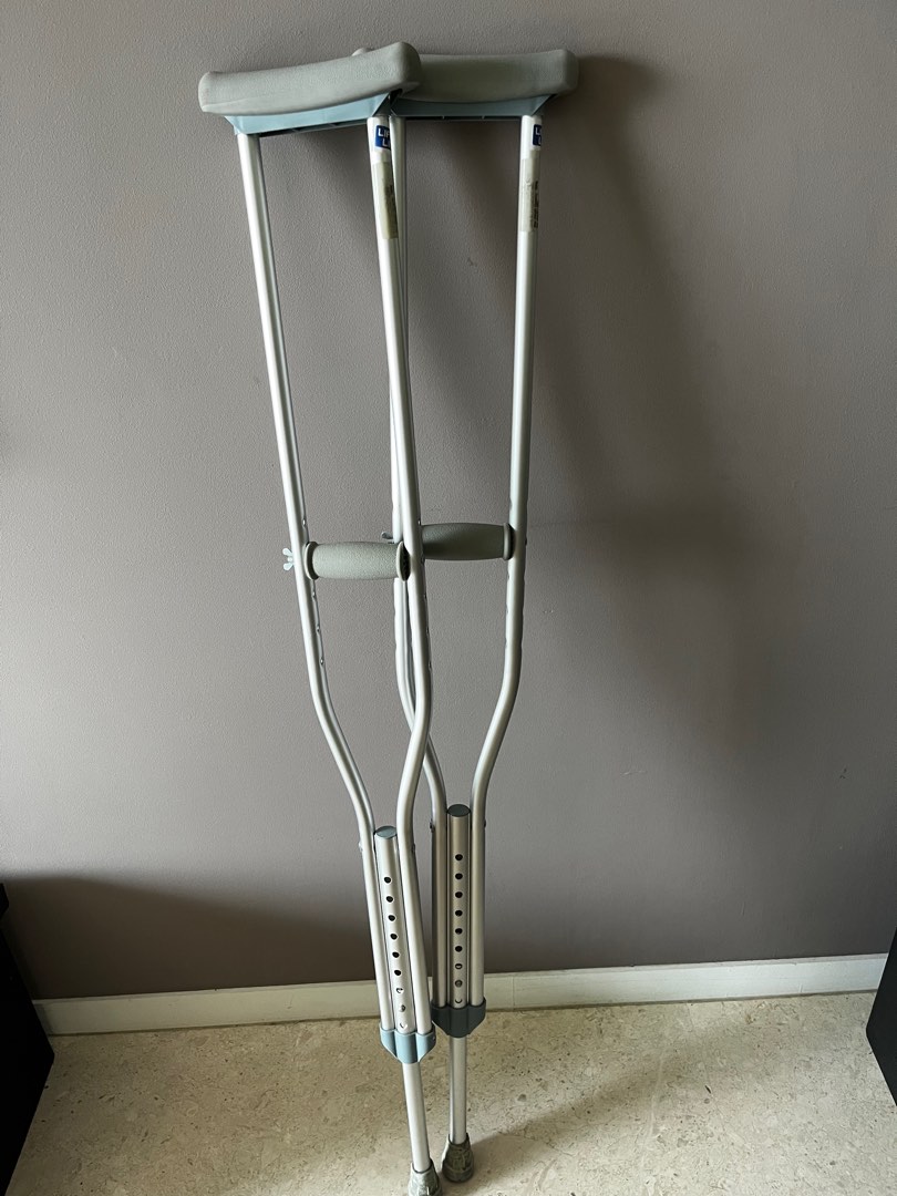 Crutches for sale, Health & Nutrition, Assistive & Rehabilatory Aids