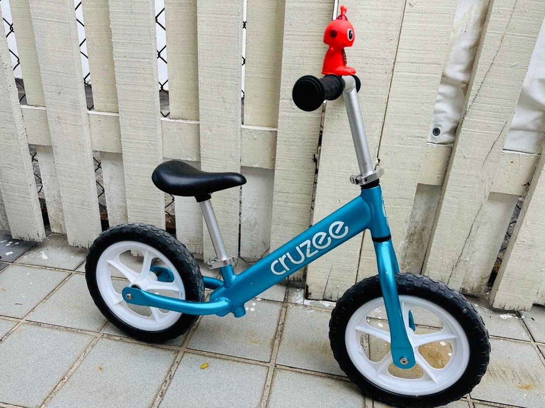 Cruzee Balance Bike