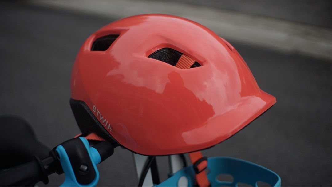 Children's bike 2025 helmet decathlon