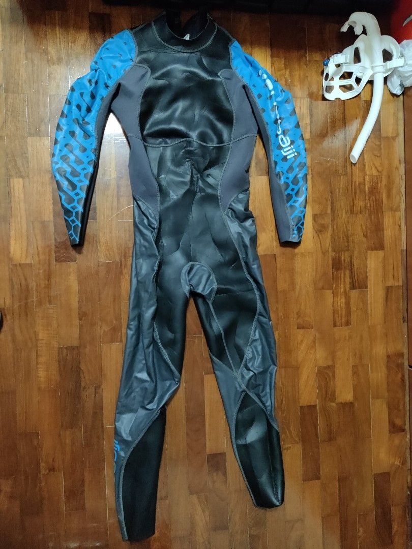 Decathlon wetsuit deals shoes