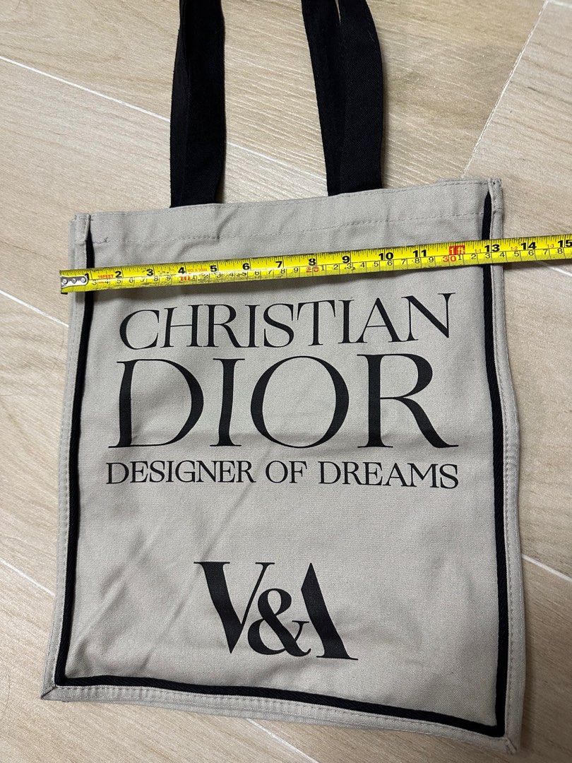 Dior v&a tote new arrivals