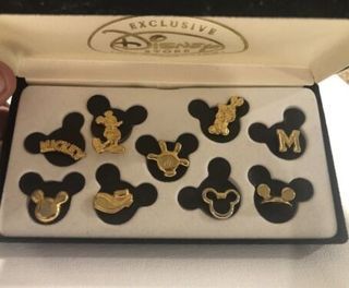 Disney Store Exclusive Mickey & Minnie Gold Icons 9 Pin Boxed Set