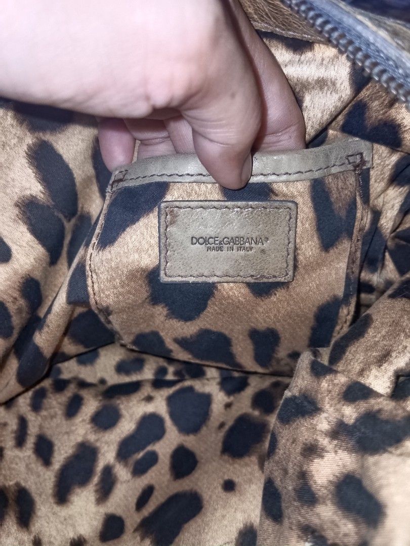 Dolce &Gabbana Bag (Category: Luxury Bags & Wallets) located in Zamboanga. Submitted by bags2bags2bags (Listing ID 1252650639, Image 2). Description: dolce & gabbana bag handbag shoulder bag geinune leahter issue water marks.