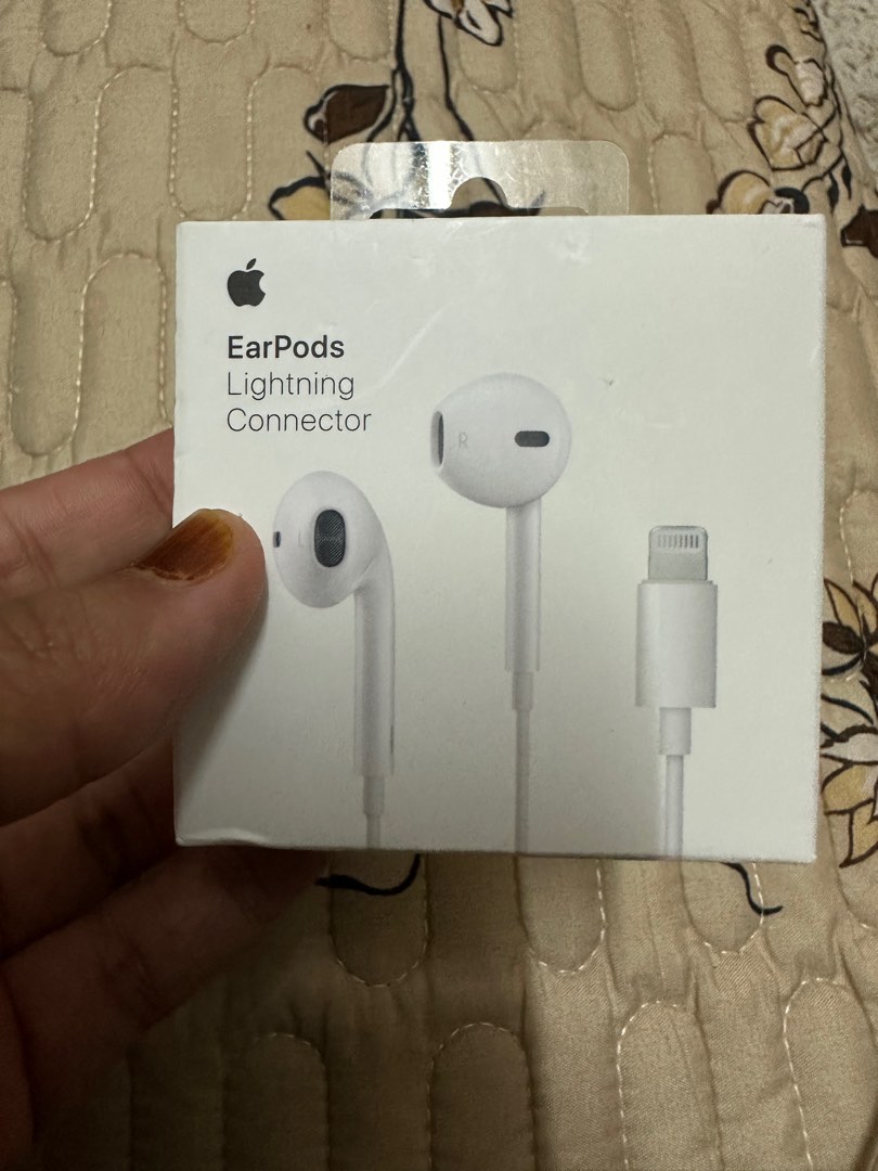 Earpods lightning Connector, Audio, Earphones on Carousell