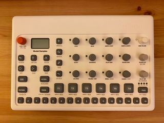 （分類：）位於 。 由 synthsifu 提交（商品編號 1252670960，圖片 1）。簡介： 。