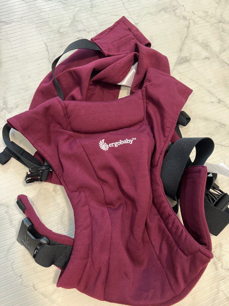Ergobaby Emrbace Maroon