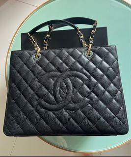 Chanel White Caviar Medium Classic Double Flap Bag ○ Labellov