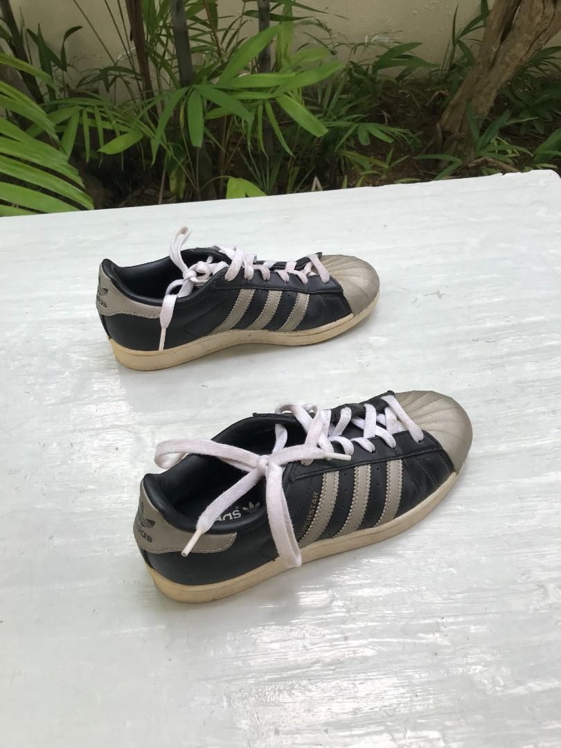 Genuine Adidas shoes. Size US 5 UK 4.5 JPN 230 CHN 230. In good condition
