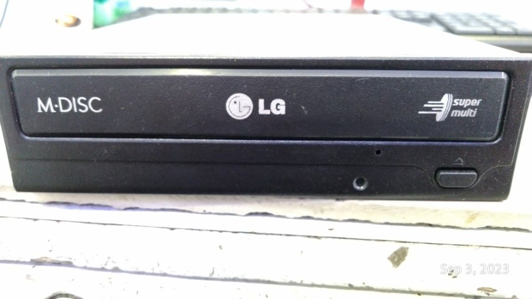 LG Internal 24x DVD Rewriter - GH24NSB0
