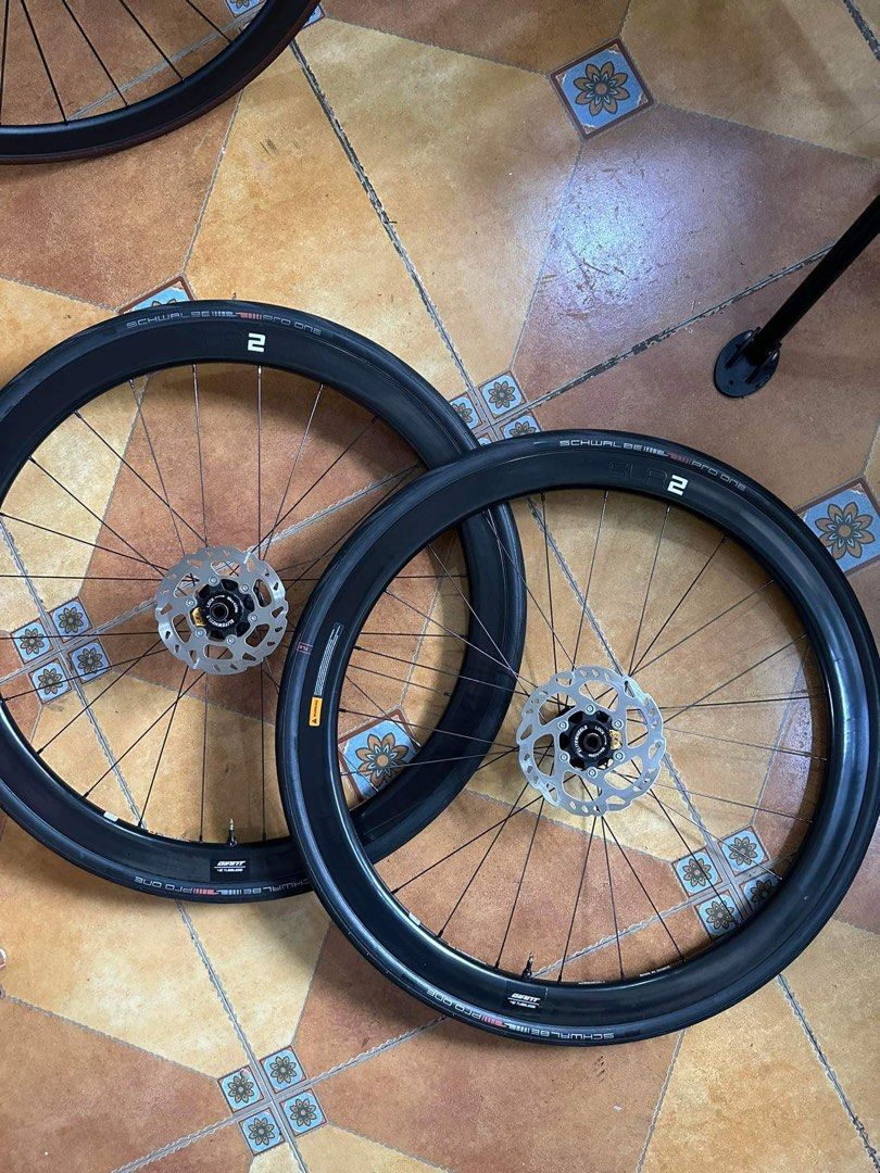 Giant SLR 2 (42mm) Disc Carbon Wheelset, Sports Equipment, Bicycles