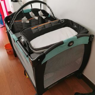 Graco Pack N Play with Reversible Napper and Changer