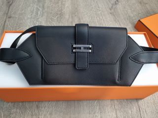 2022 NIB Hermès in the Loop Belt Crossbody Bag in Noir Swift Calfskin  Authentic Hermes, Luxury, Bags & Wallets on Carousell