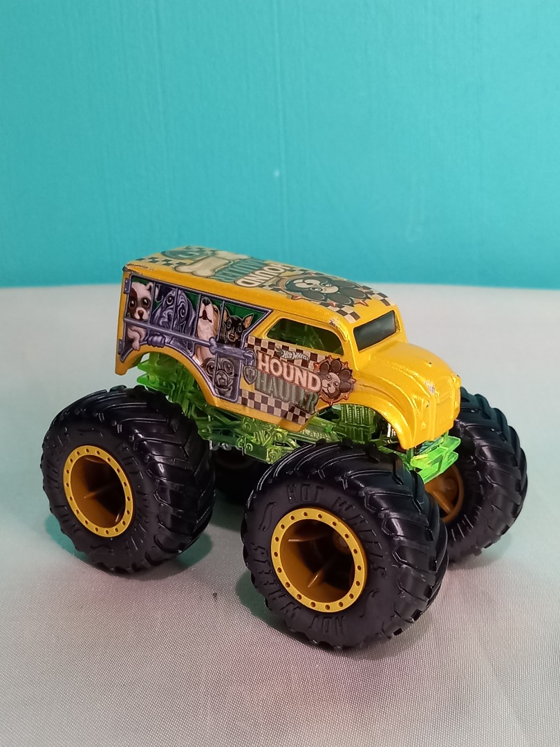 Hound hauler monster online truck