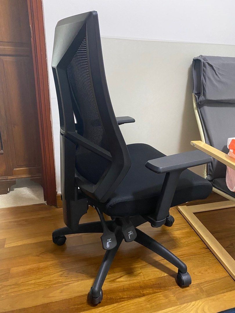 J burrows gaming chair store