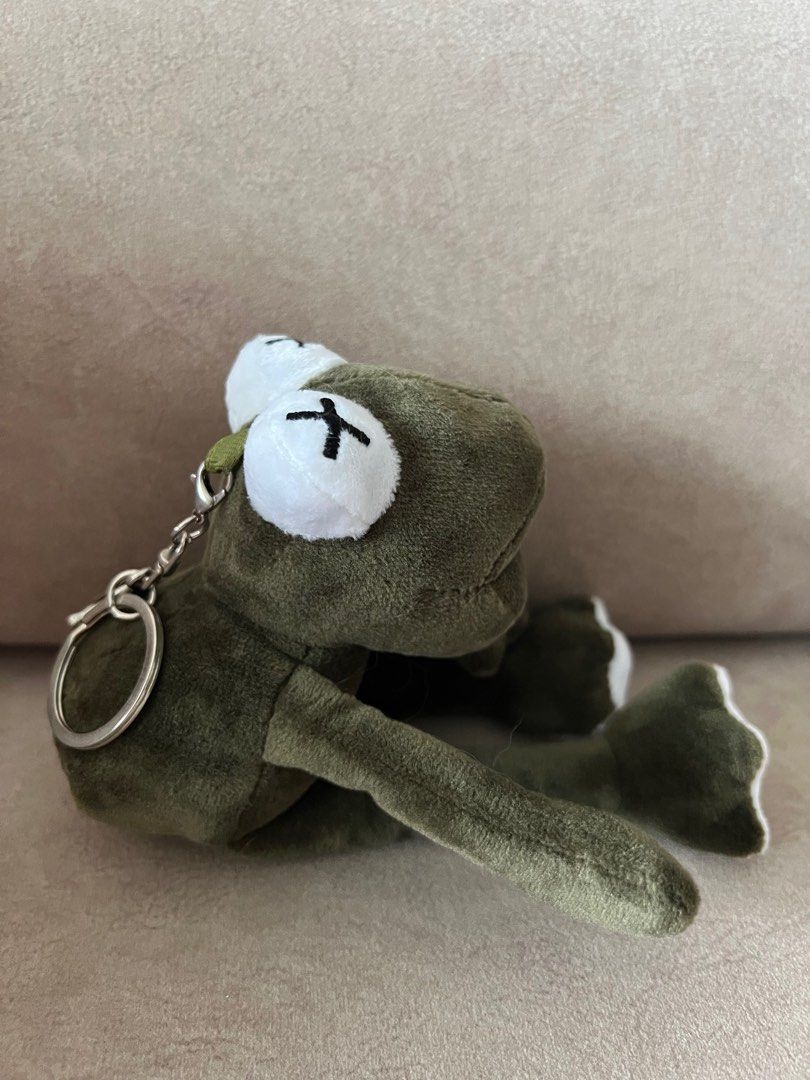 Keychain green frog Hobbies Toys Toys Games on Carousell