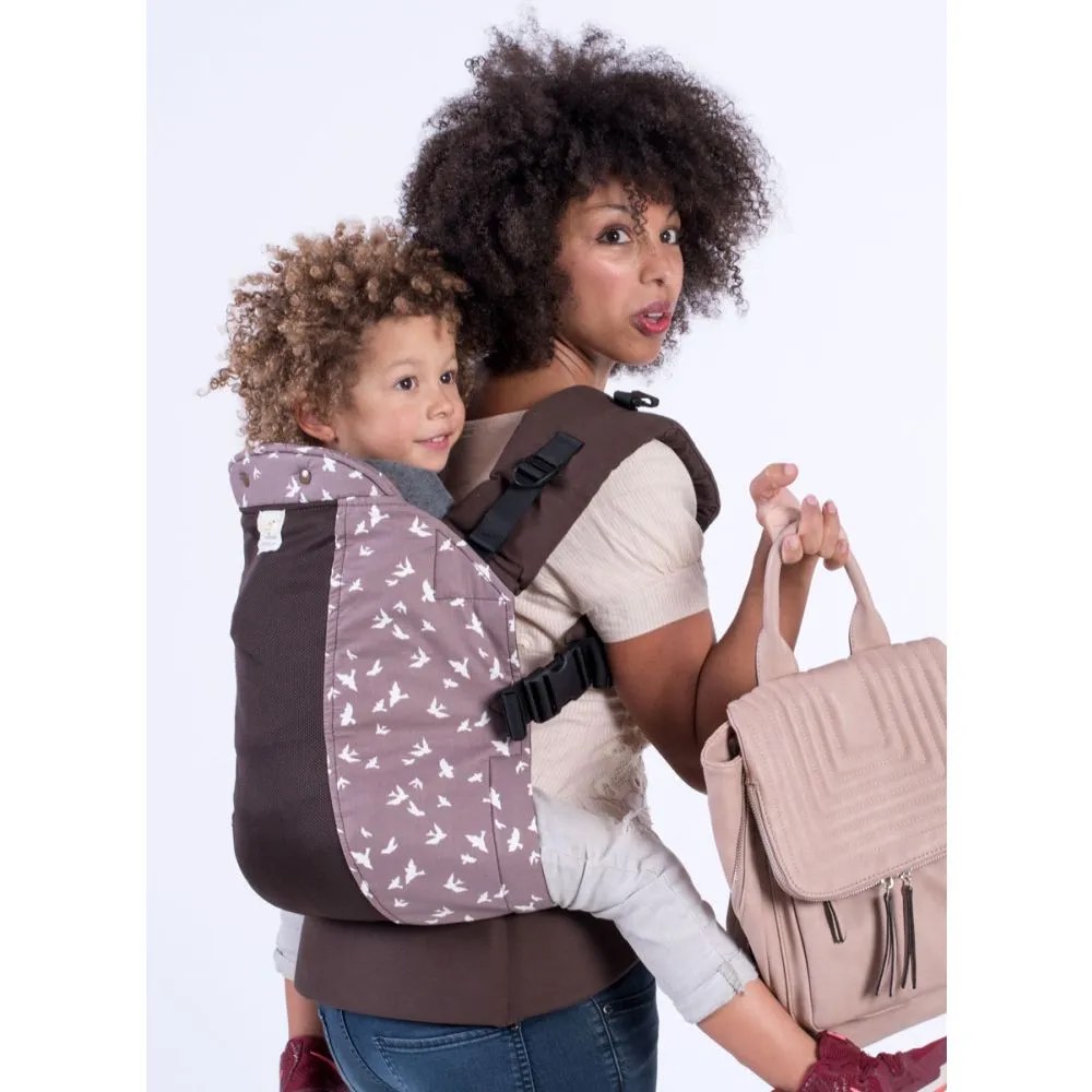 Kinderpack carrier outlet