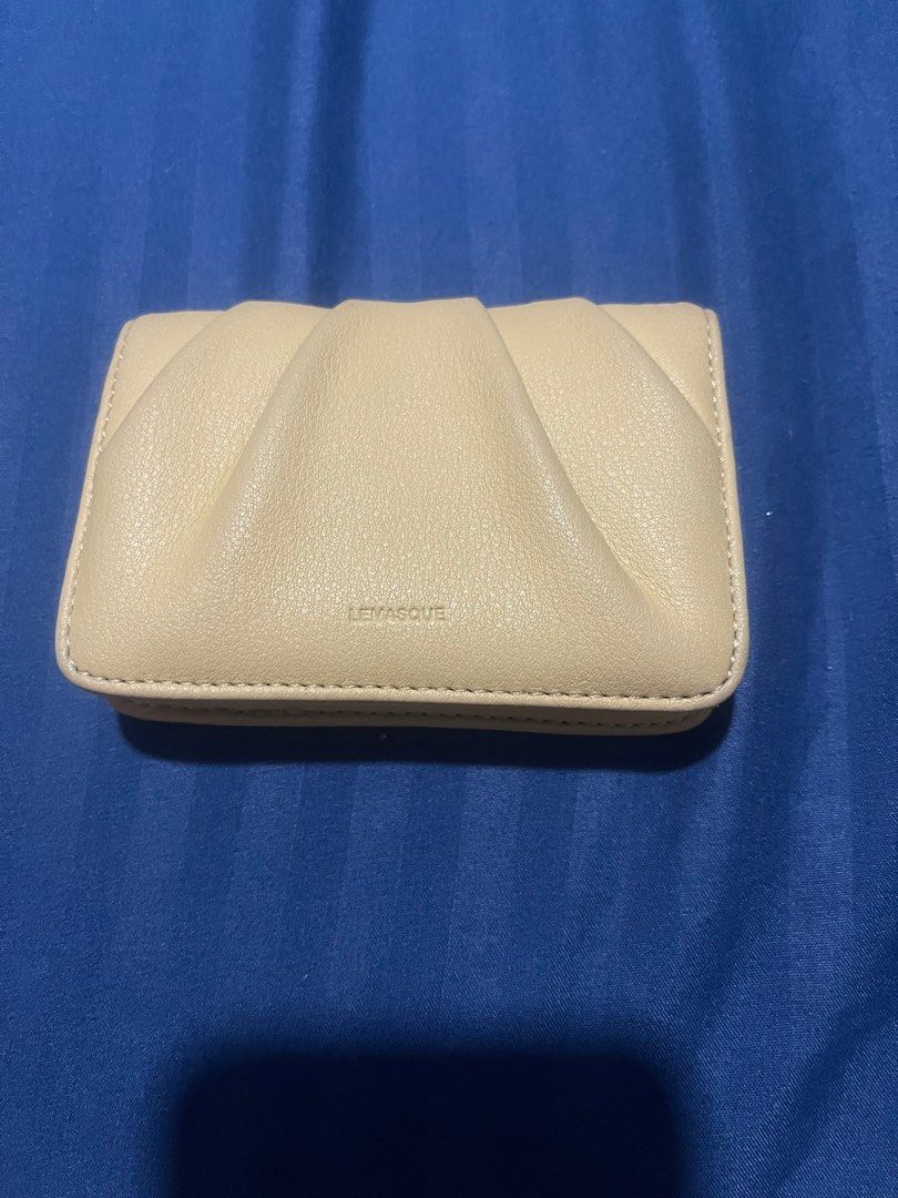 LeMasque Card Holder (Category: Wallets & Card holders) located in Cavite. Submitted by mcbfave (Listing ID 1252768590, Image 2). Description: 5th photo for reference only soft leather cream/beige color Authentic sf c/o buyer.