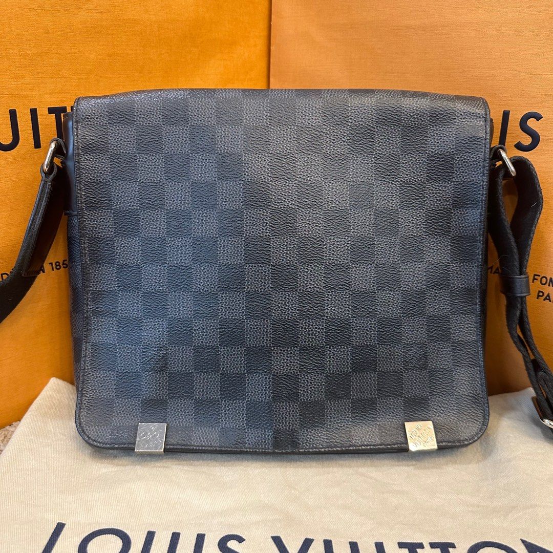 Louis Vuitton e Sling Bag Limited Edition Damier Graphite 3D at  1stDibs