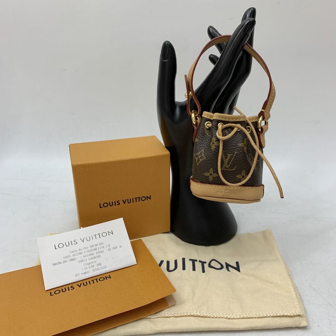  Louis Vuitton M00818 Bijou Sac Micro Noe Monogram Canvas  Leather Women's Brown Bag Charm Key Ring Genuine Cosmetic Box with Shop  Bag, Braun : Clothing, Shoes & Jewelry