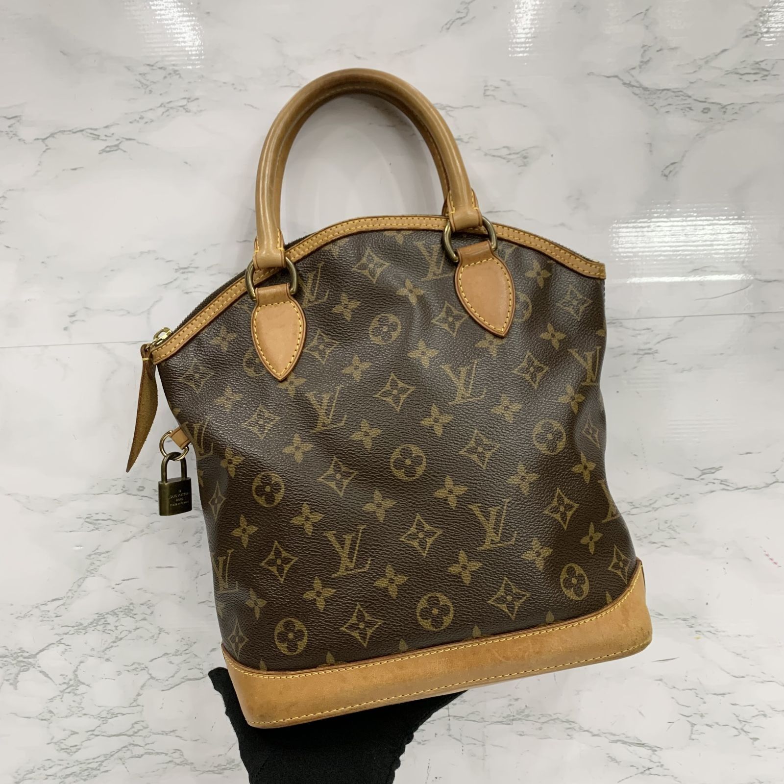 Louis Vuitton monogram Lock it PM handbag, Luxury, Bags & Wallets on  Carousell