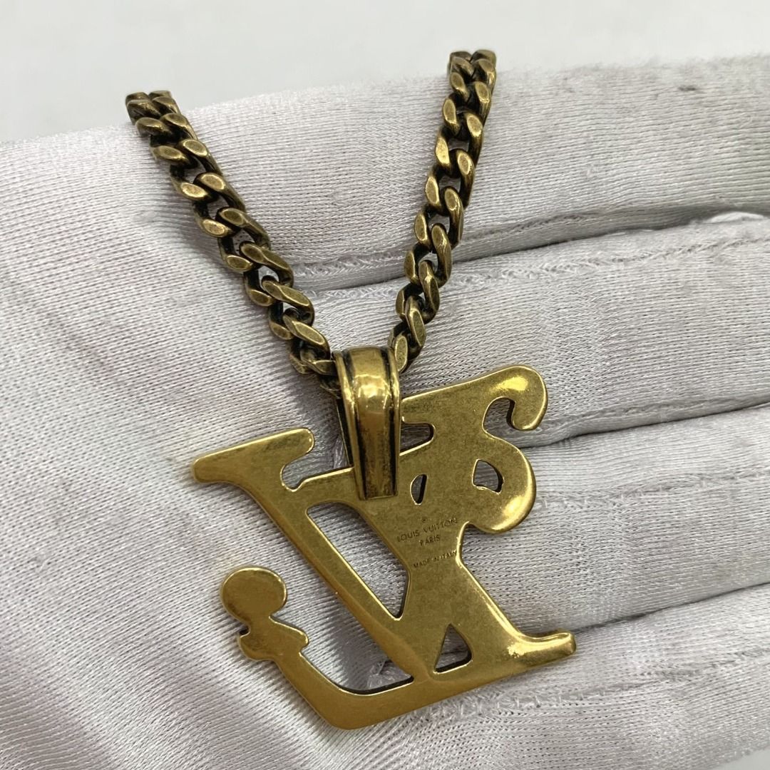 Squared lv gold shop necklace
