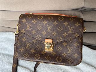 Authentic LV Felicie Pochette Black/Beige, Luxury, Bags & Wallets on  Carousell