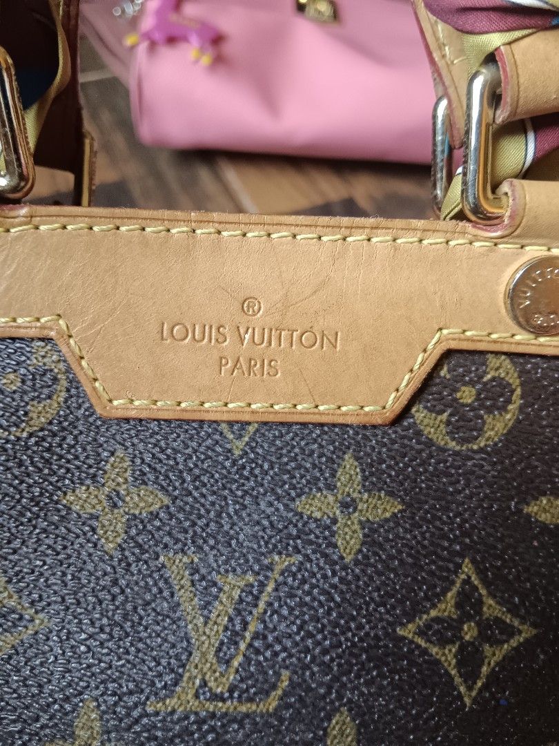 Lv Small bag (Category: Luxury Bags & Wallets) located in Zamboanga. Submitted by bags2bags2bags (Listing ID 1252654914, Image 3). Description: lv 2way bag small size coded handle issue but u can use twilly.