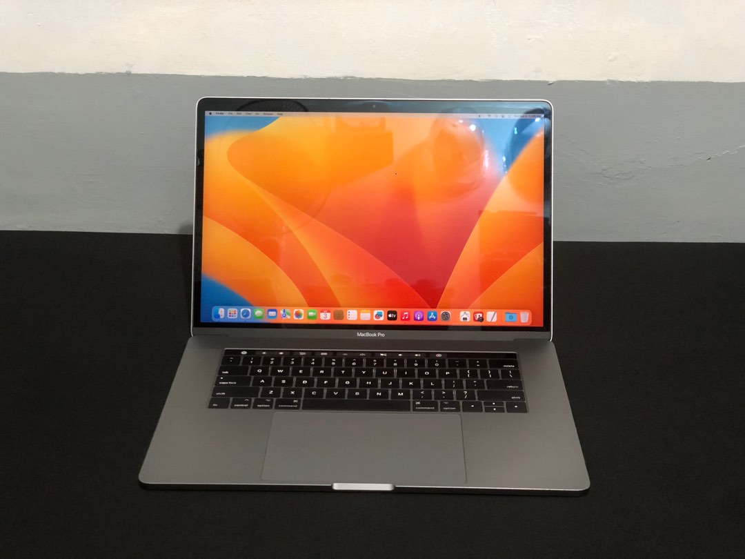 Macbook Pro 2.8 Ghz Intel Core I7 Macbook Pro 2017, 15-inch | 16GB 256GB SSD Storage | 2.8 GHz Intel Core
