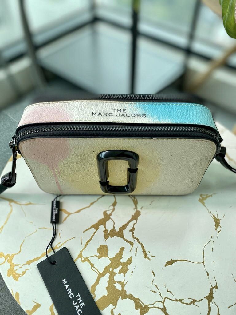 Authentic Marc Jacobs Snapshot Camera Bag, Luxury, Bags & Wallets on  Carousell