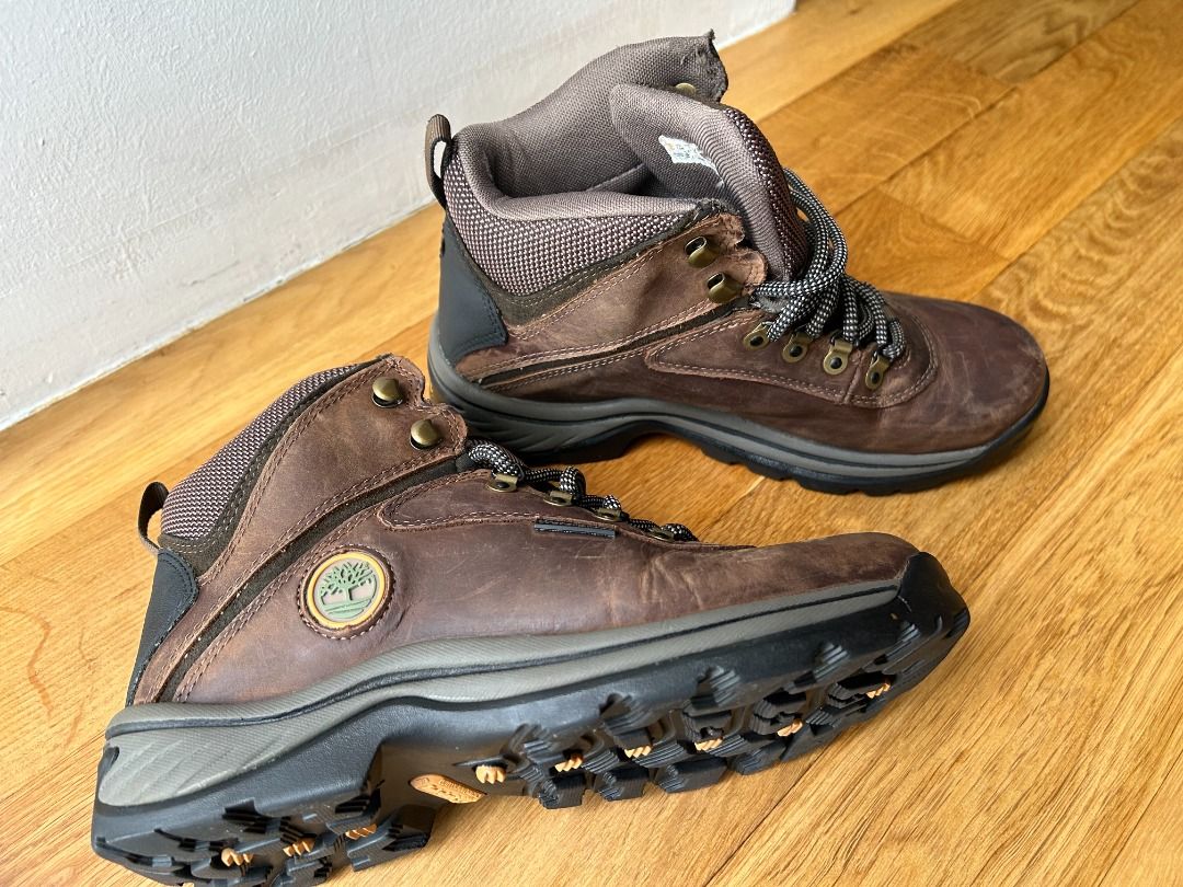 White ledge mid online waterproof ankle boot