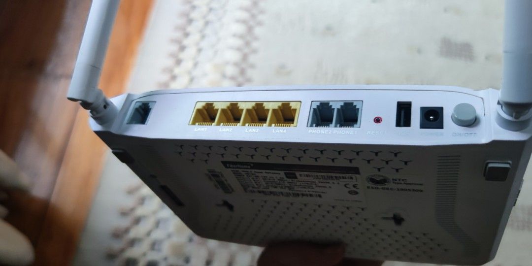 Modem Router (Category: Networking) located in Caloocan City. Submitted by simplyprecy (Listing ID 1252603515, Image 2). Description: As is where is. Please google for specs. rfs: change to mesh..