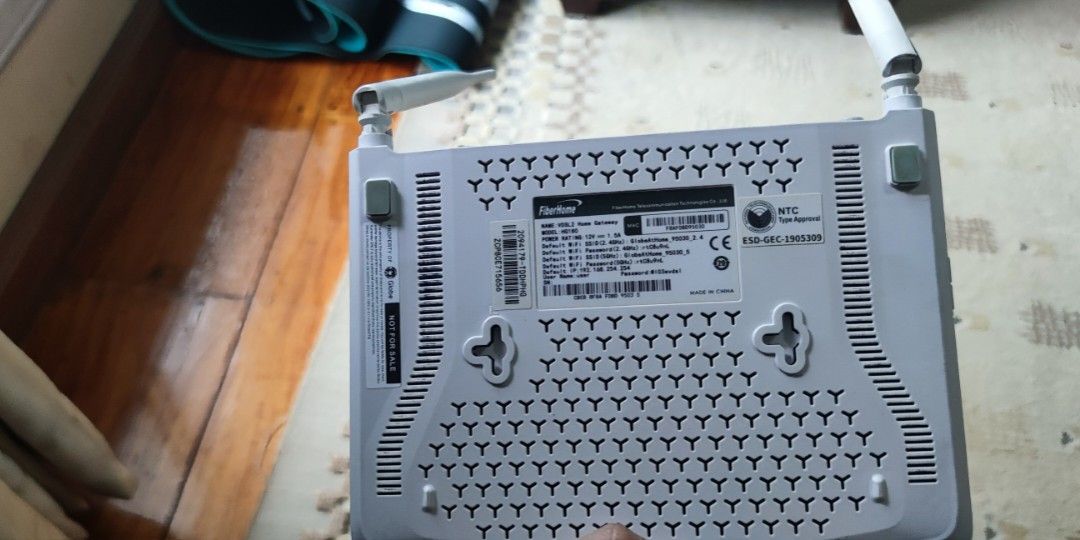 Modem Router (Category: Networking) located in Caloocan City. Submitted by simplyprecy (Listing ID 1252603515, Image 3). Description: As is where is. Please google for specs. rfs: change to mesh..