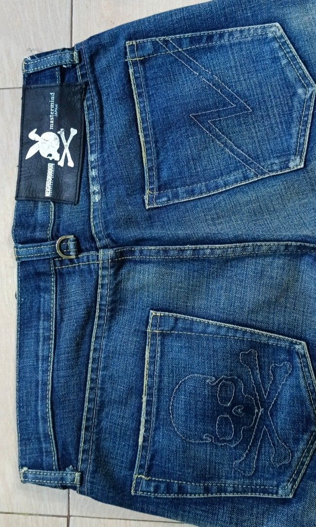 NEIGHBORHOOD x MASTERMIND JAPAN (Category: Jeans) located in Manila. Submitted by lokibakiki36119 (Listing ID 1252737246, Image 2). Description: NEIGHBORHOOD x MASTERMIND JAPAN Excellent Condition 🇯🇵MADE IN JAPAN🇯🇵 Size SMALL On Tag Slim Straight Fit Lost Decorative Shoe Lace On Waist Area On Tape: Waistline: 32 Back Rise: 13 Crotch Point: 10 Inseam: 31.5 Side Seam: 41.5 Thigh: 10.5 Knee: 8.5 Bottom Hem: 7.5 PhP 7500 + SF.