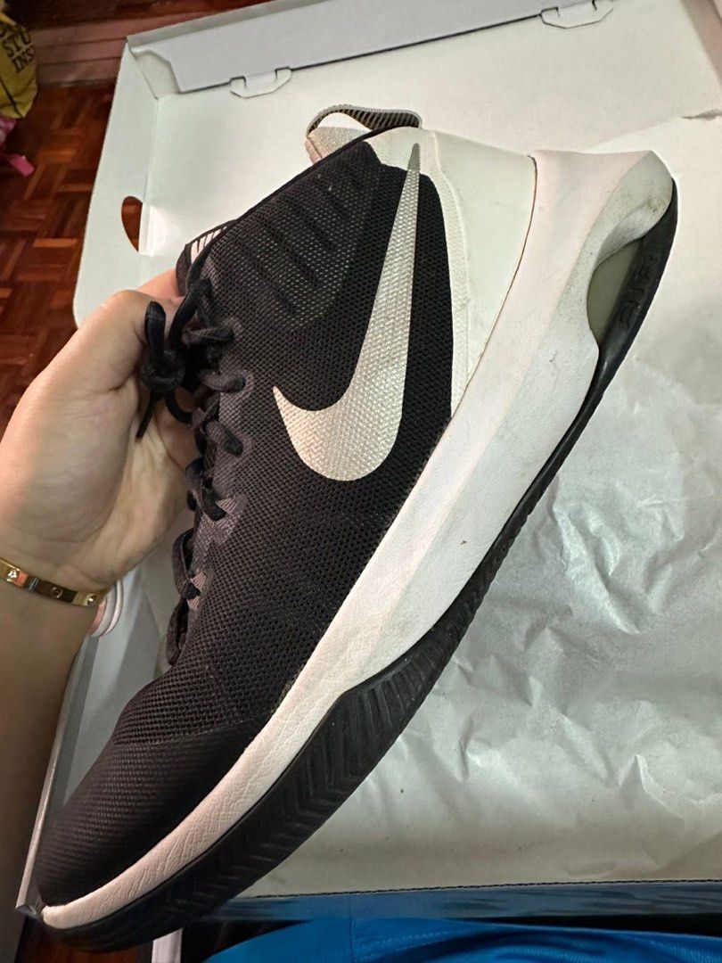 Nike men's air sale versatile basketball shoe
