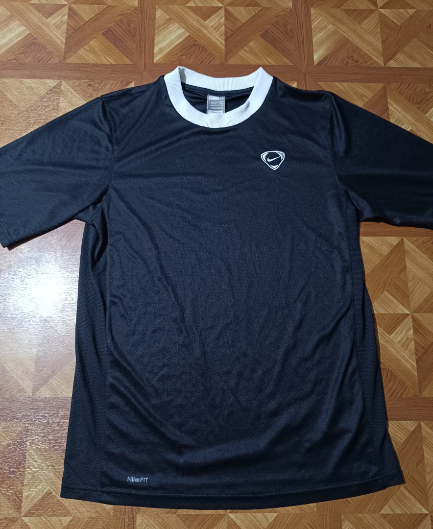 Nike dry fit shirt on Carousell
