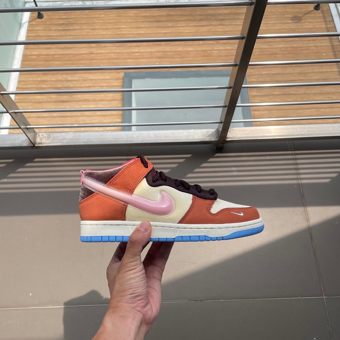 kentucky dunk high on feet