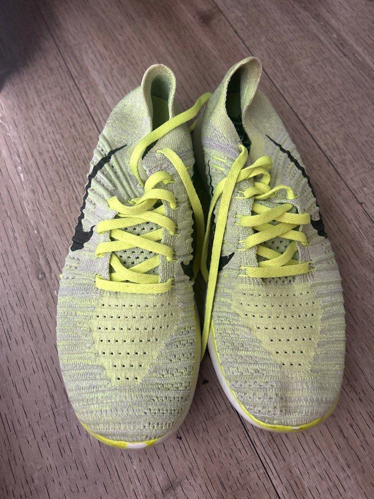 buy nike running shoes
